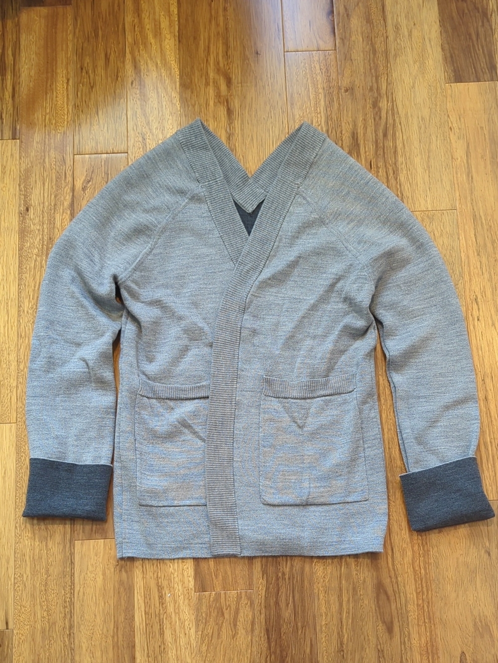 Lululemon Reverse Me Wrap In Heathered grey Size 2